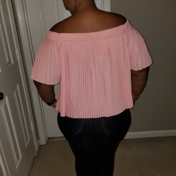 Off the shoulder coral top - Picture 2 of 4